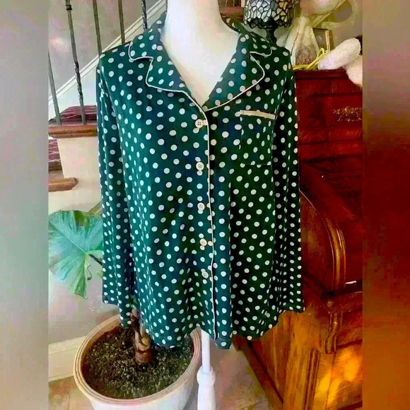 Soma pajama top. NWT XL. Super soft. Green with tan polka dots. - Picture 2 of 7